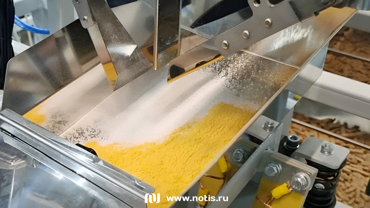 Смешивание вкусовых добавок перед последующим смешиванием с сухариками