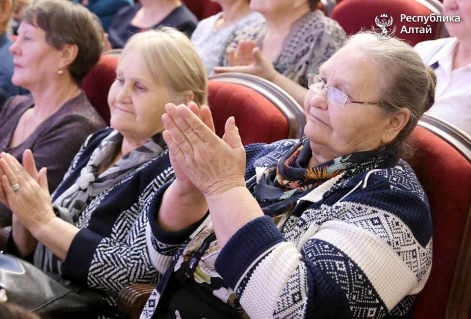    Андрей Турчак поздравил с праздником работников сельского хозяйства. Источник: пресс-центр правительства Республики Алтай