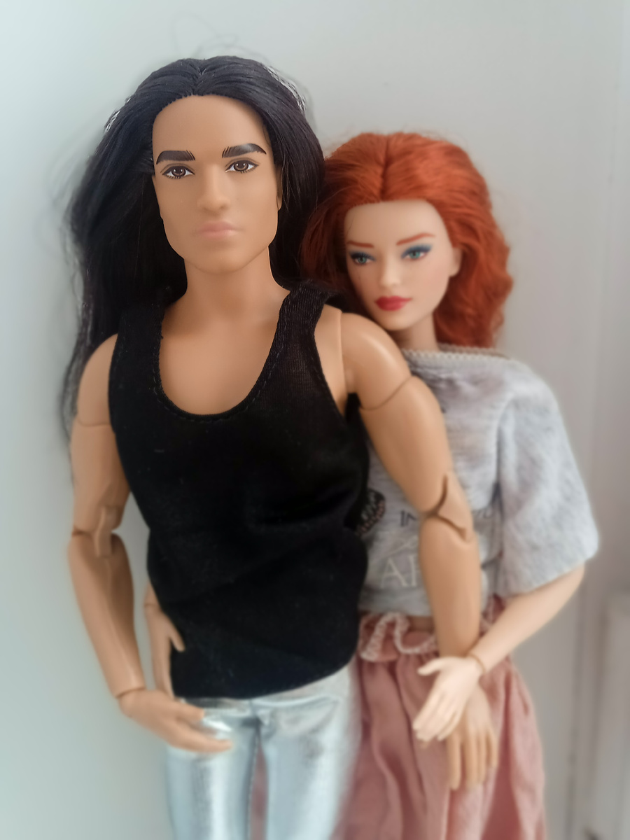 Виктория в тени возлюбленного. Фото автора.