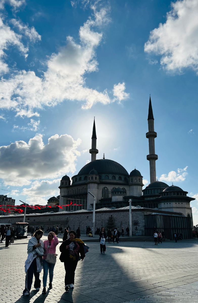 Площадь Taksim