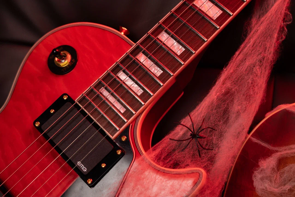 Aion E-50 mix примеряет образ на Хэллоуин  