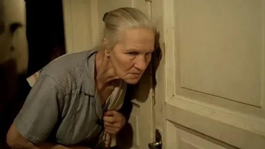    В киноленте Балабанова Доротенко сыграла соседку Данилы Багрова по коммуналке. Автор фото: Кадр из фильма "Брат"