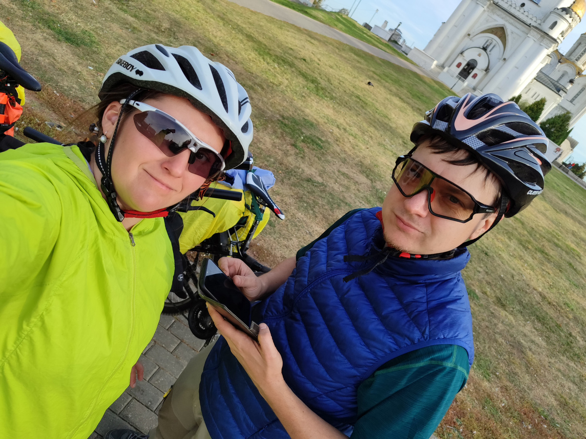 А вот они - мы, где-то во Владимире :)