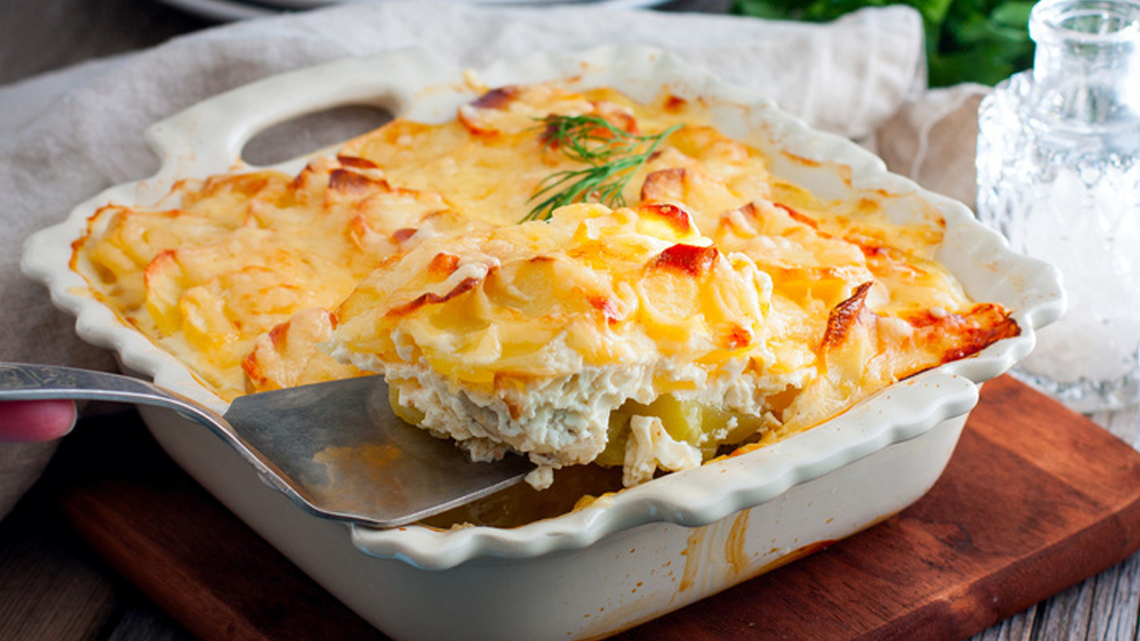 Рецепт мяса по-французски с картофелем: Традиционное блюдо для праздничного стола