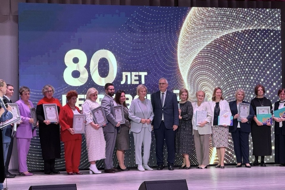    В Петербурге отметили 80-летие Петровского колледжа. Фото: пресс-служба администрации Смольного