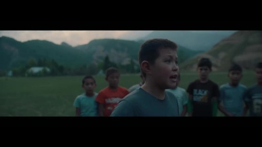 Xonanda Natali yubka ostida