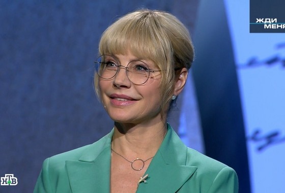    Алена Бабенко (кадр из проморолика к передаче «Жди меня»)