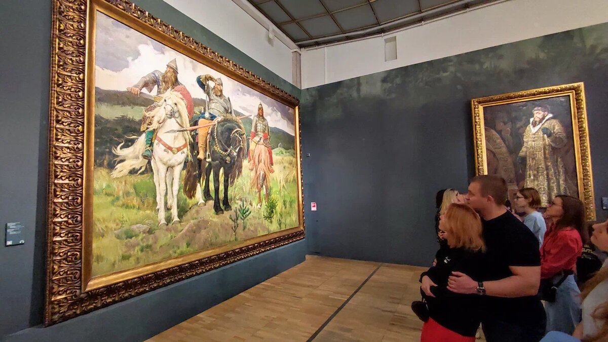 Тяга к прекрасному в нашем народе неистребима, независимо от возраста, пола, образования.