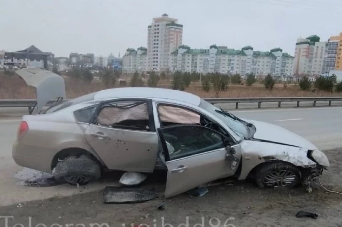    Машину занесло.