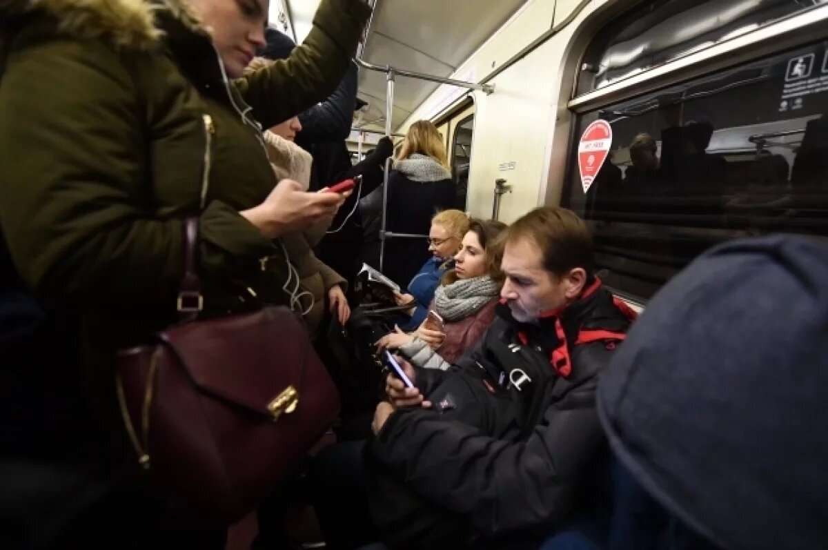    Мужчина сломал нос петербурженке, сопротивлявшейся его приставаниям в метро