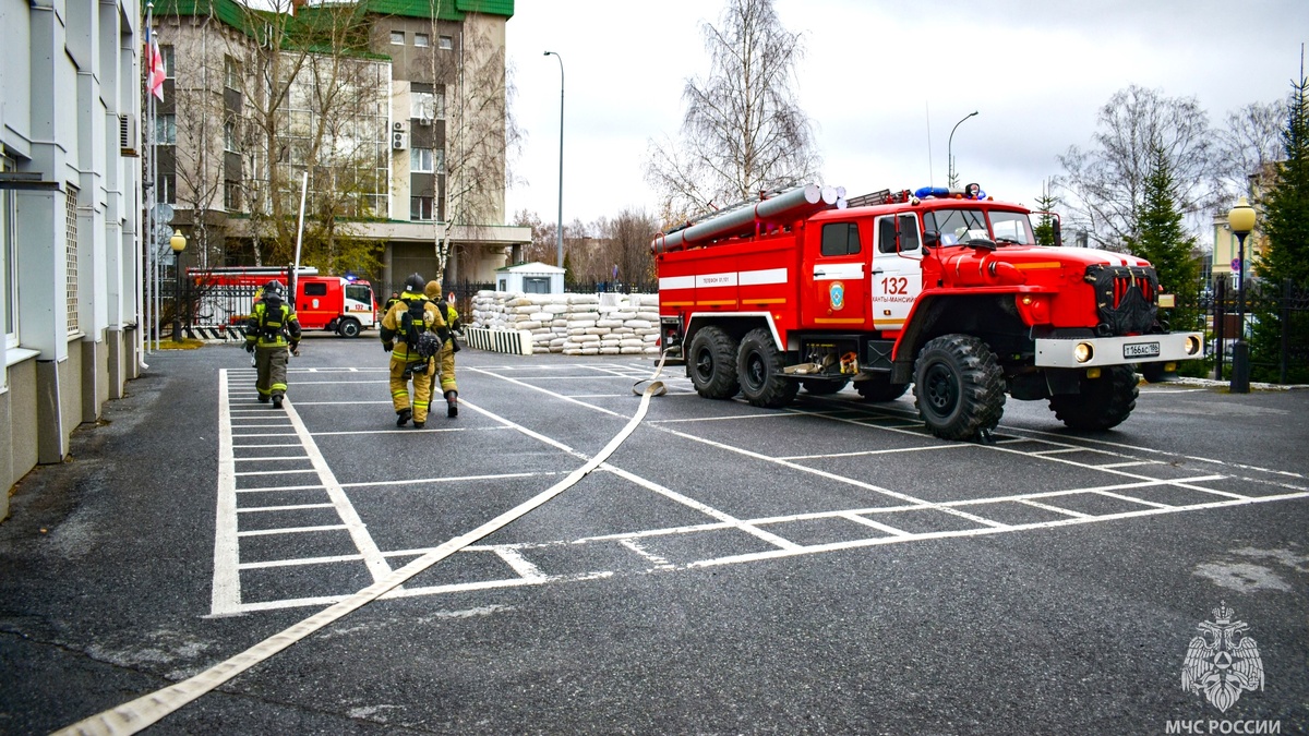   В Ханты-Мансийске провели тренировку по ликвидации условного пожара