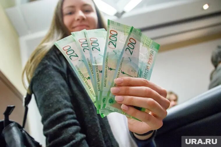 Сокращение дефицита бюджета окажет сдерживающее влияние на инфляцию, заявил премьер-министр России Михаил Мишустин. Фото: Александр Мамаев © URA.RU