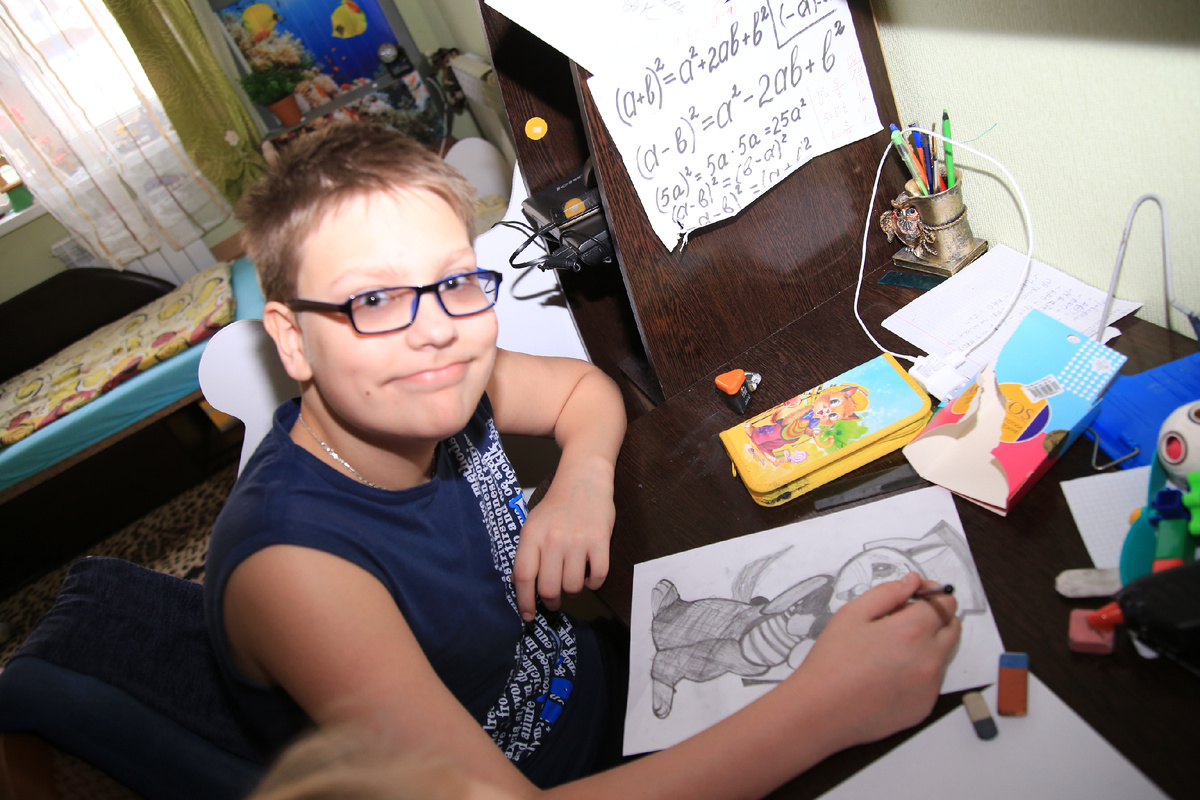 Ваня хорошо рисует, играет на фортепиано и занимается веб-дизайном