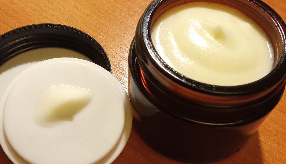 Мой самый первый крем! Он - для моих натруженных ручек)