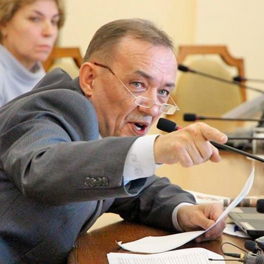 Вечером 31 октября в Ангарске двое неизвестных с битами напали на заместителя председателя городской думы Александра Куранова.