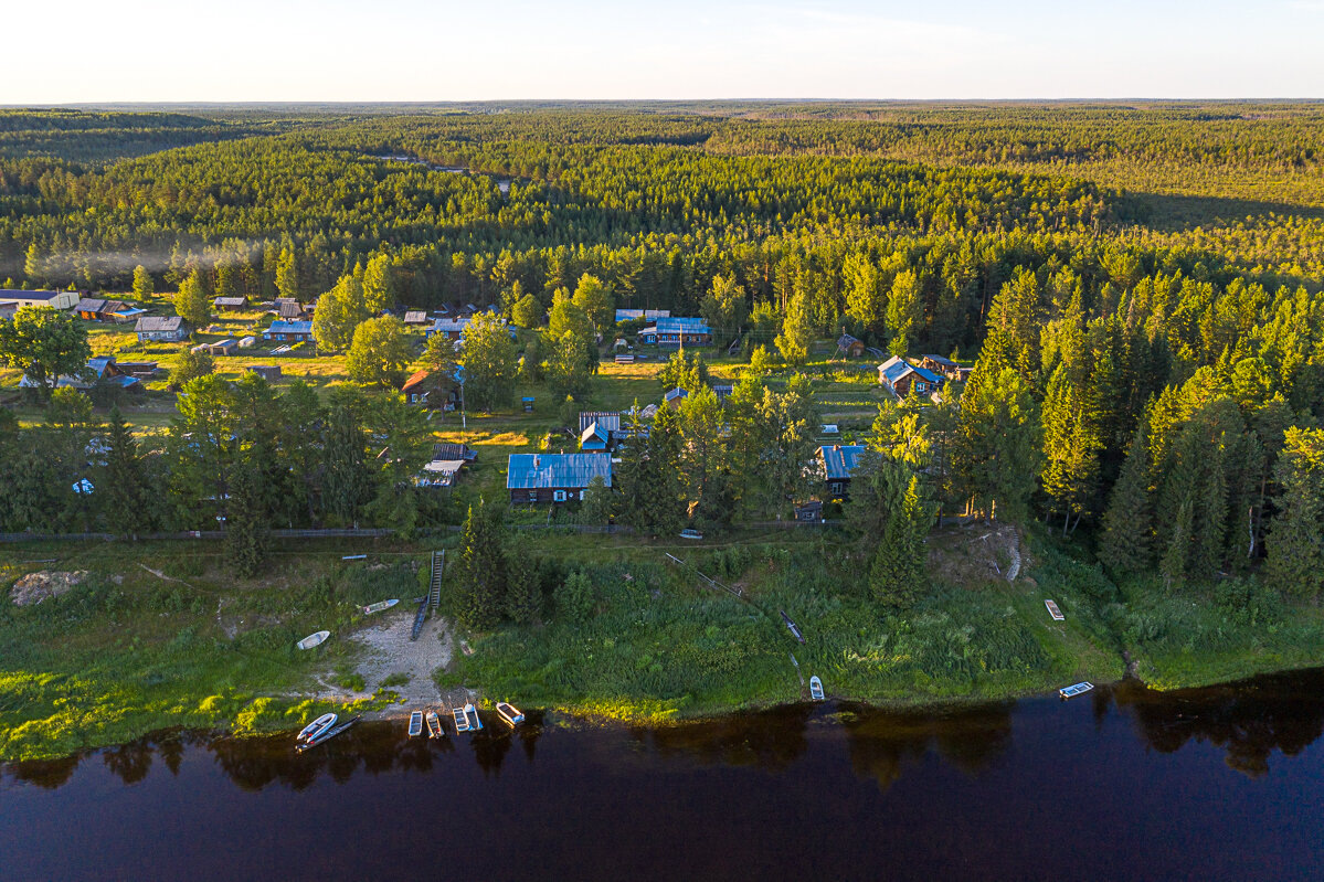 Наш посёлок. Мой дом за деревьями на фото слева, а на переднем плане дом соседки.
