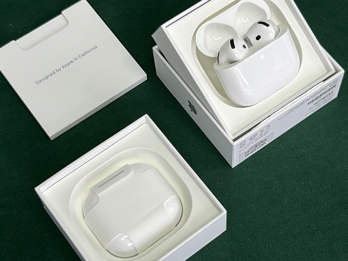Наушники AirPods 4 