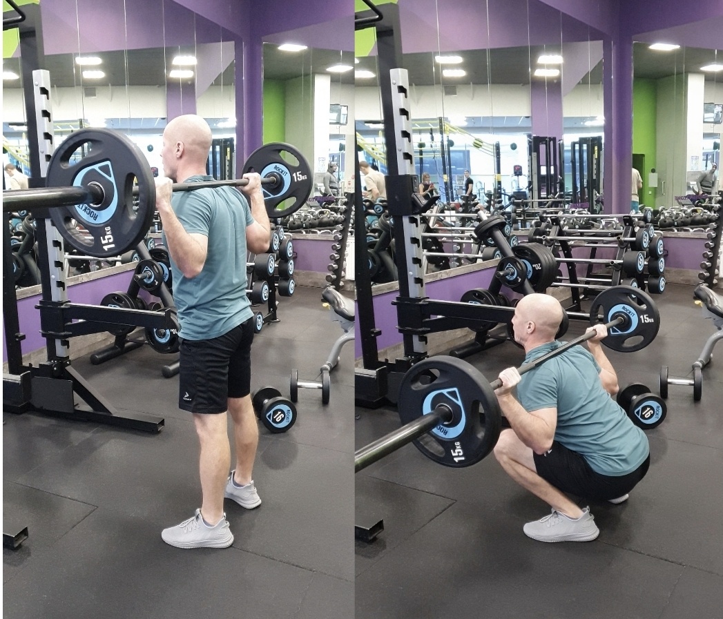 Приседания со штангой на плечах.