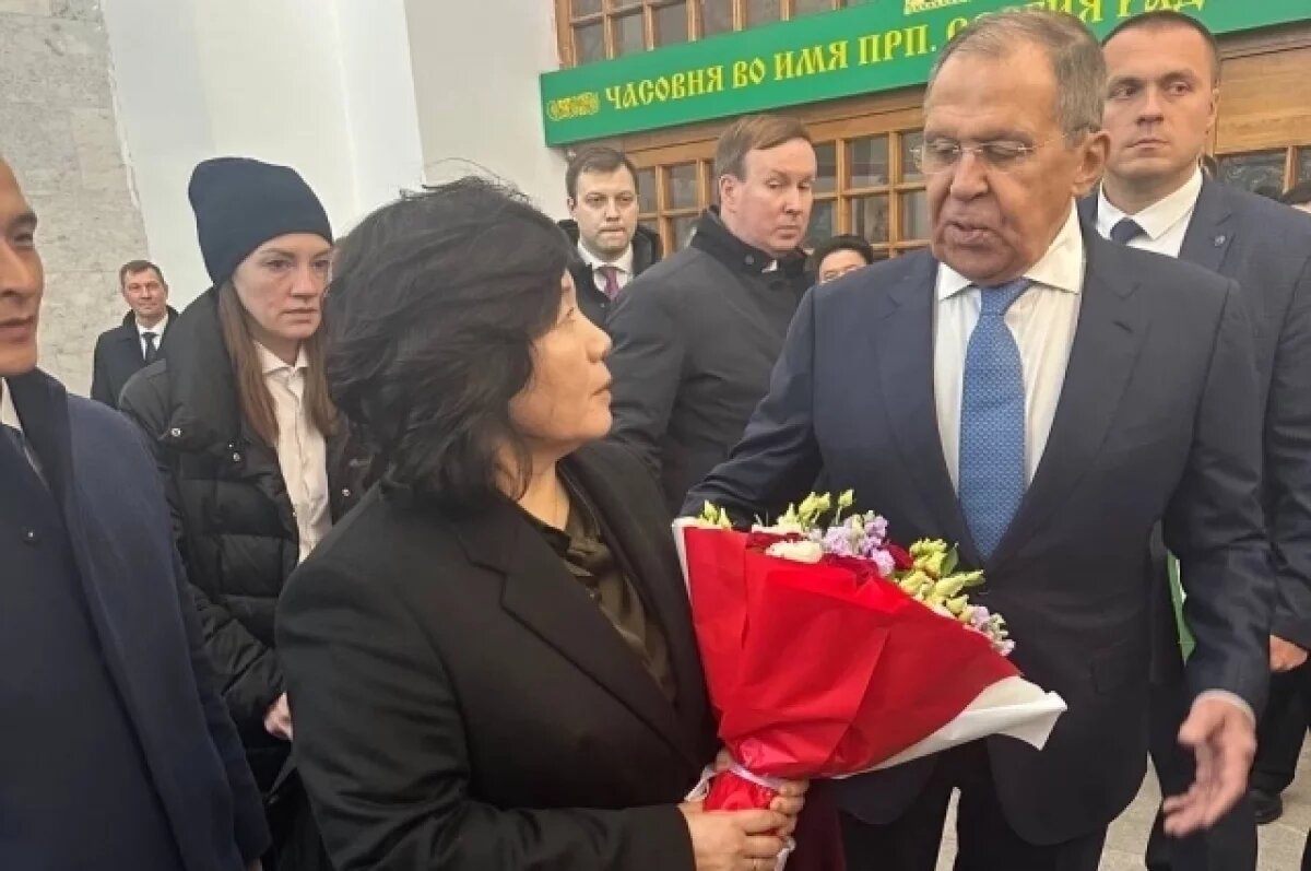    Лавров встретил главу МИД КНДР на Ярославском вокзале в Москве