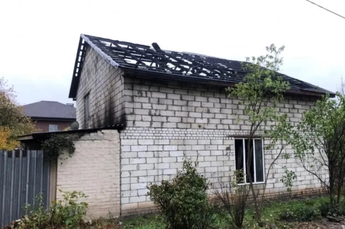    Мужчина и женщина получили ожоги на пожаре в частном жилом доме в Брянске