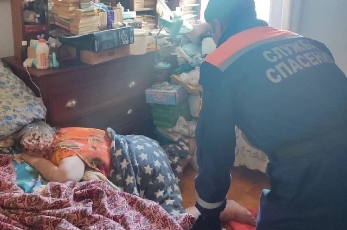    Ульяновские спасатели помогли 140-килограммовой женщине, упавшей с кровати