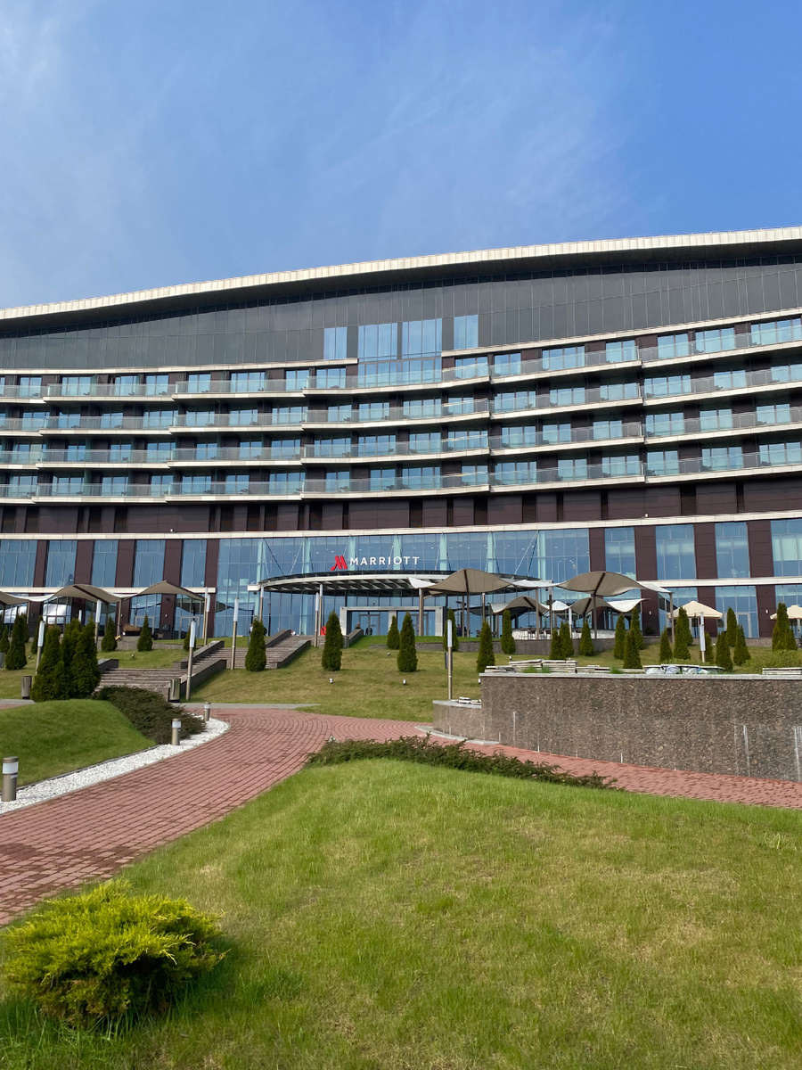 Minsk Marriott Hotel - вид с реки 