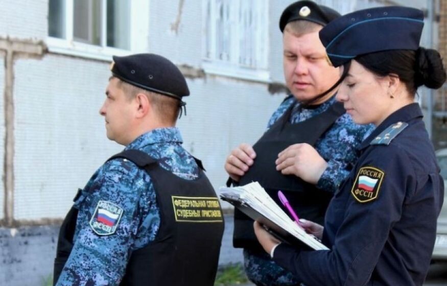    Приставы взыщут с россиян один триллион рублей. В чем причина?