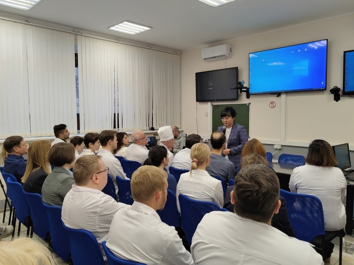    Медики московского Центра имени А.С. Логинова провели-мастер классы в Республиканской больнице. Фото: Минздрав Карелии