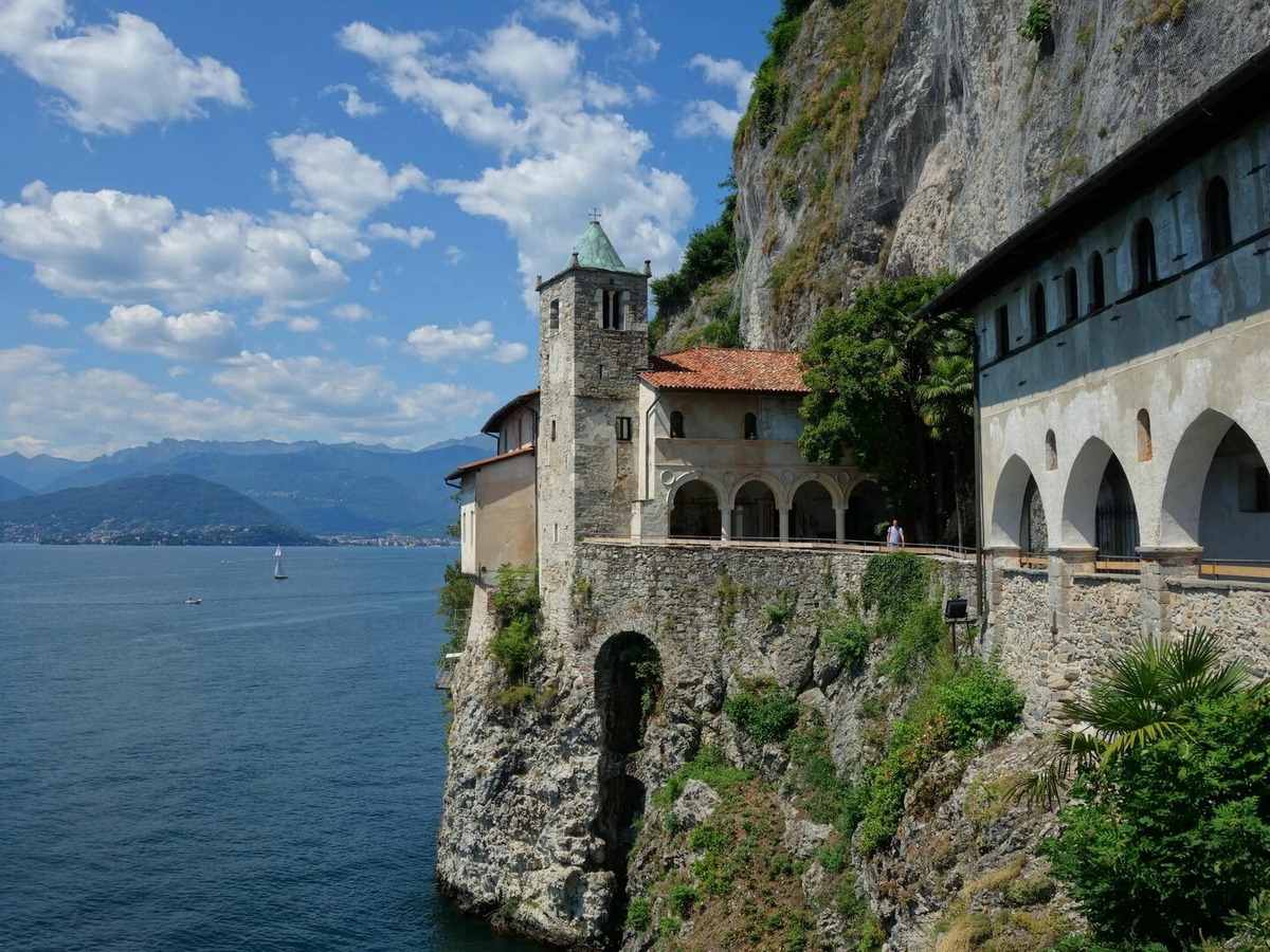 Монастырь Санта-Катерина-дель-Сассо, Италия