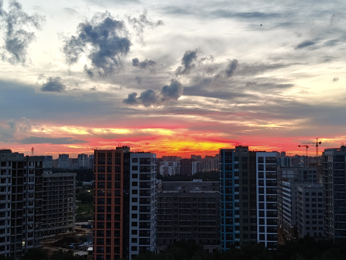 А это вид из окна нашей новой квартиры