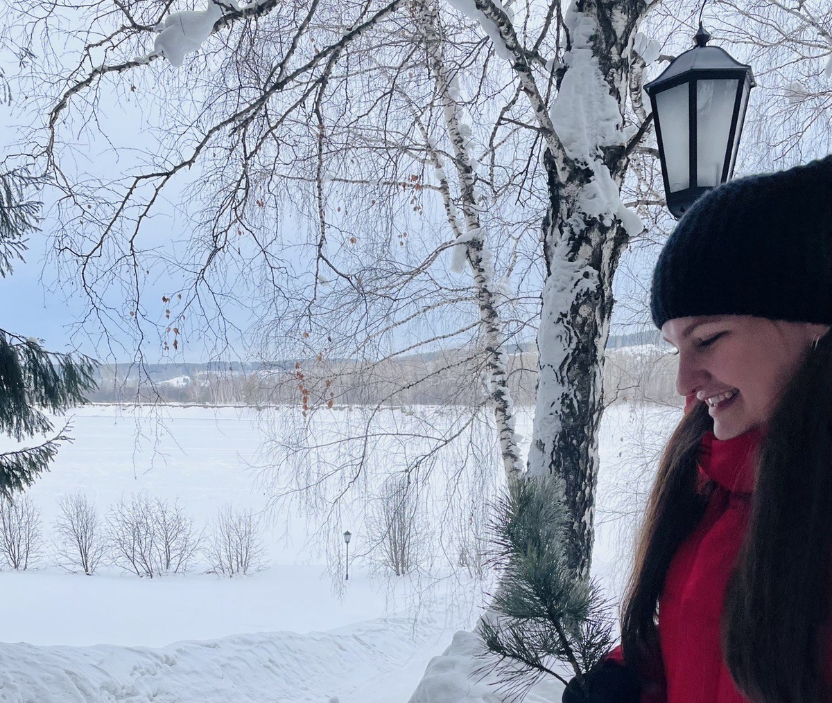 Так как фотографироваться я сегодня не в форме, нашла старенькое фото со снегом и мной