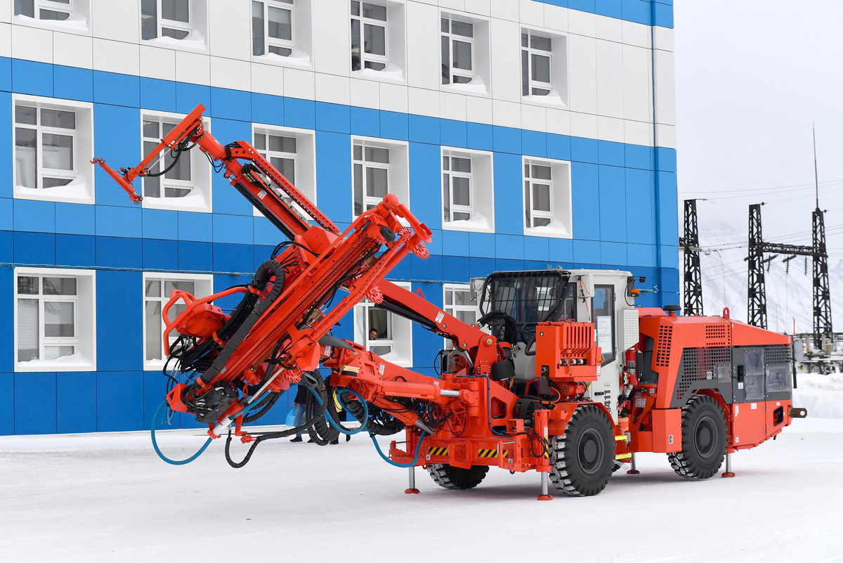 Множество объектов расположены в зоне многолетней мерзлоты