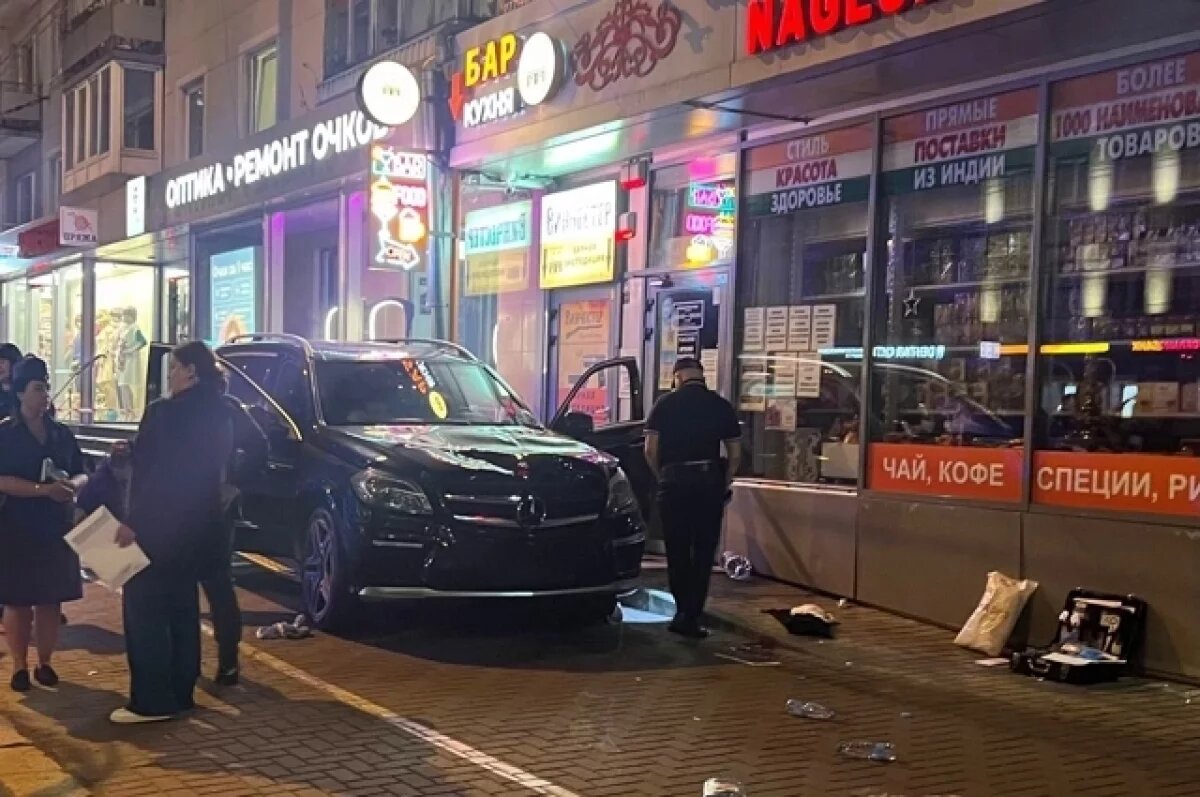    В суд передано дело водителя «Мерседеса», сбившего людей на тротуаре