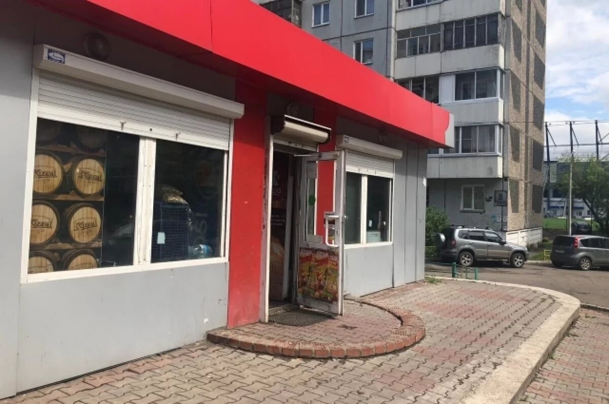    Офис расположен в небольшом торговом павильоне.