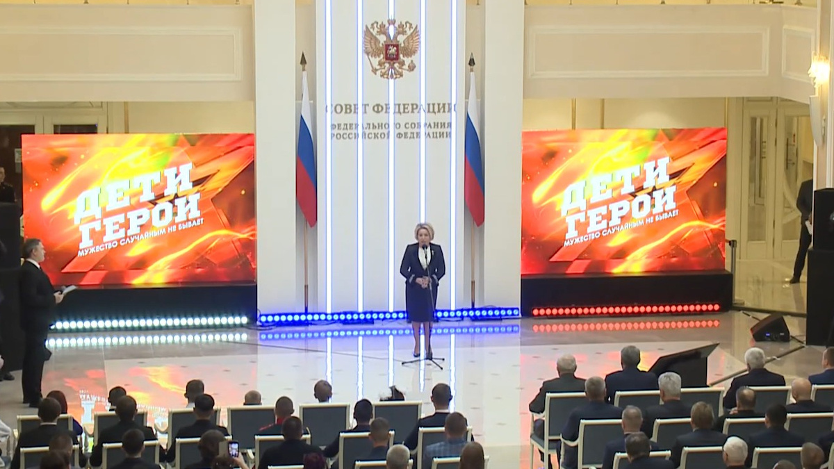    Работали в «Крокусе», спасали из воды: дети-герои получили медали