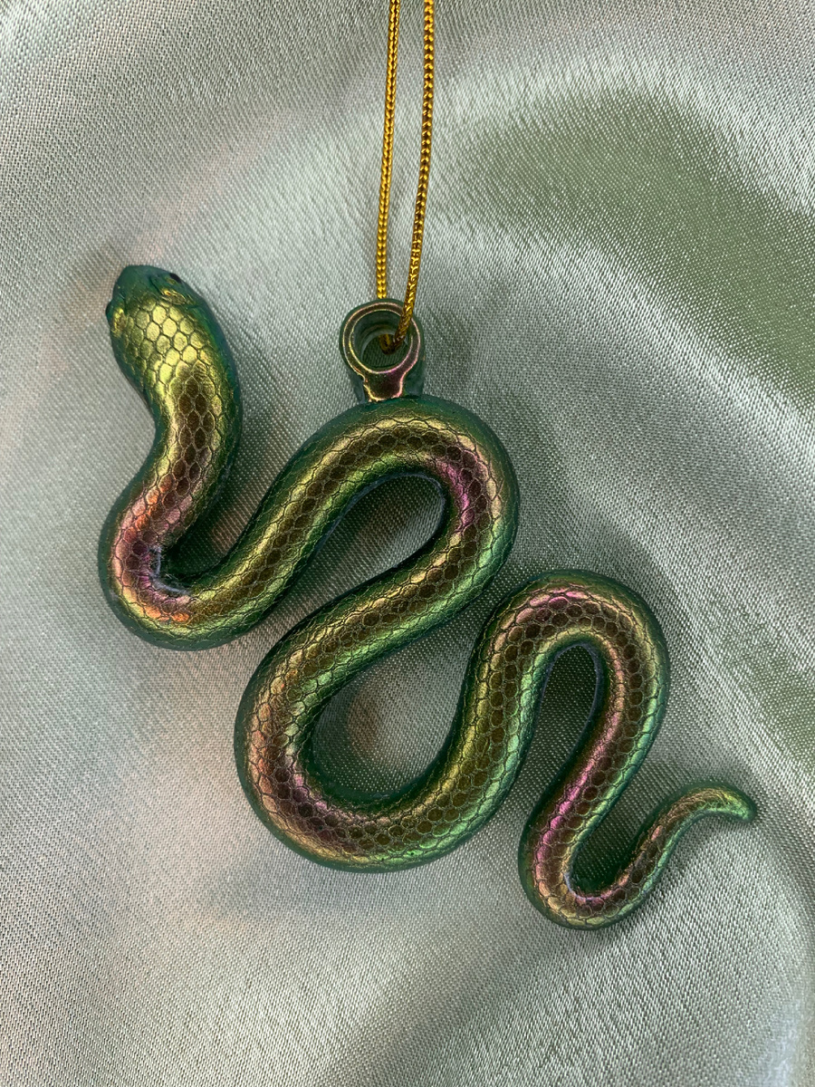 Точечны свет на змею или рядом с диодами