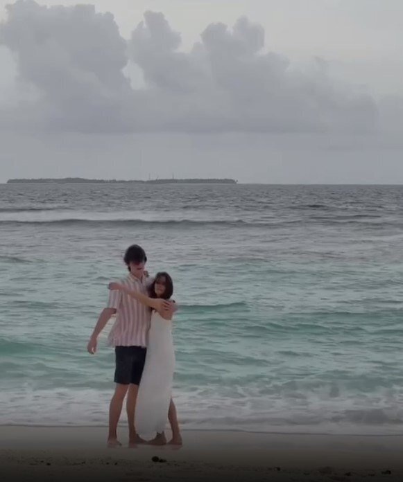 Евгения Медведева и Дмитрий Чигирев  
