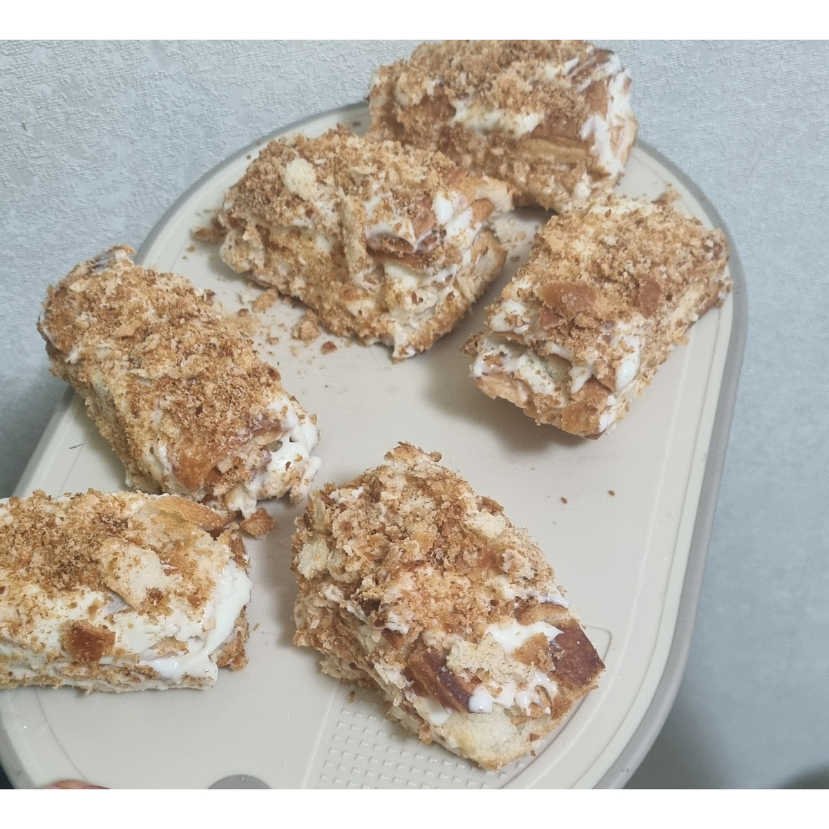 Пирожные из слоеного теста