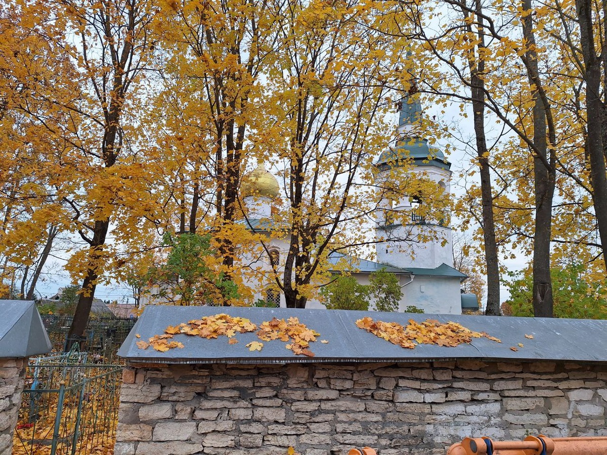 Храм в Бутырках в Пскове.