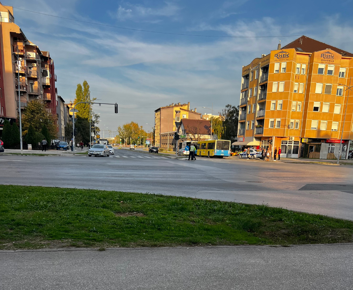Наш район весь оцеплен полицейскими
