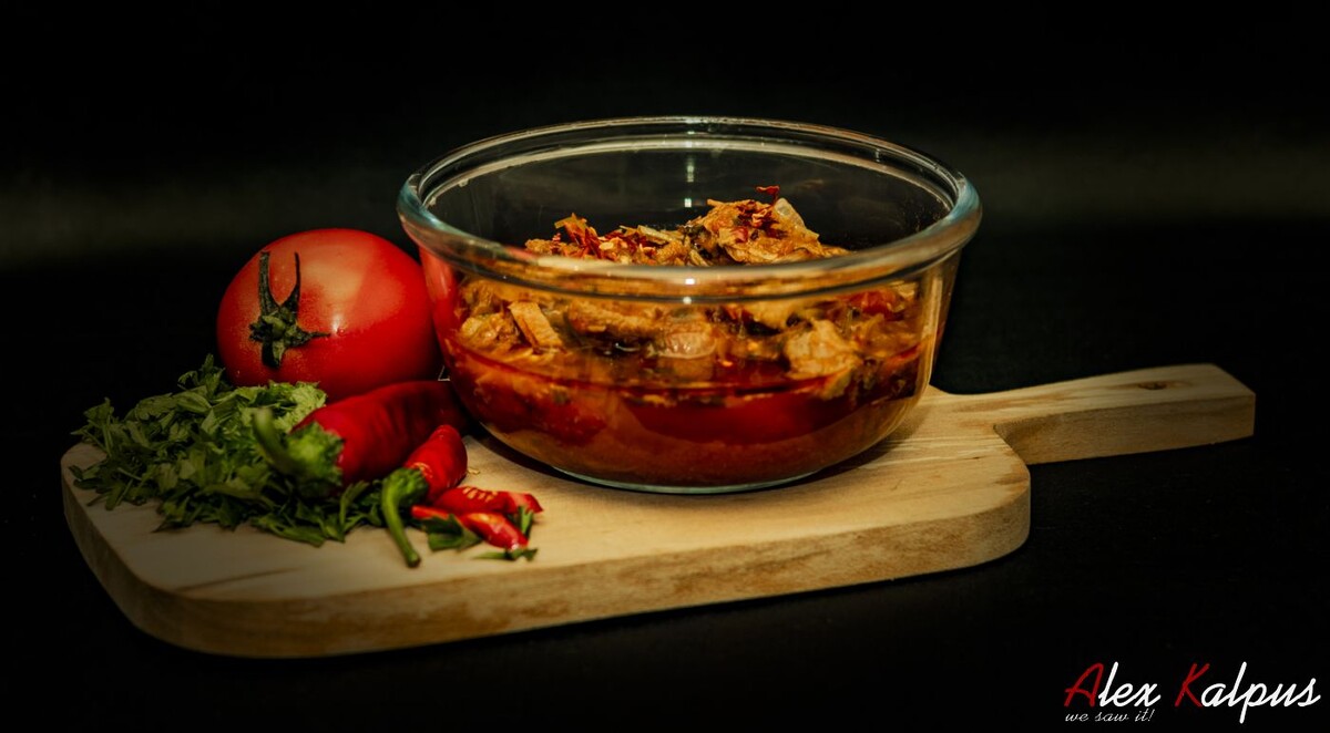 Остри. Ну очень острое! )))