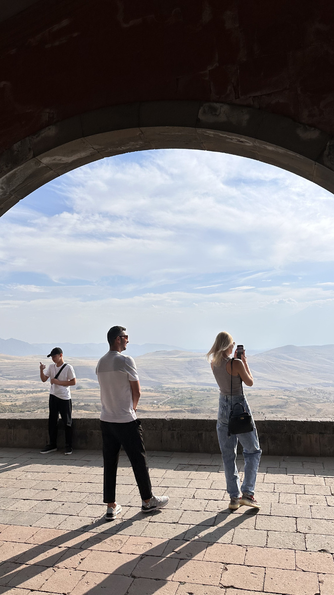 Смотровая площадка на Арарат, на подъезде к храму Гарни