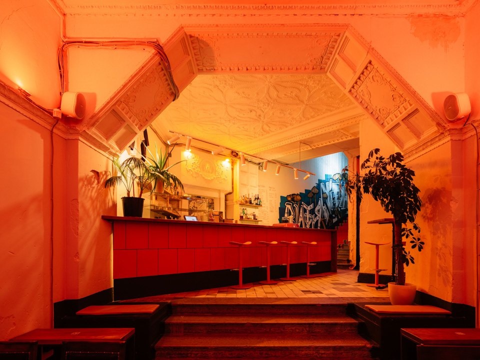 Бар Витя на Площади Восстания