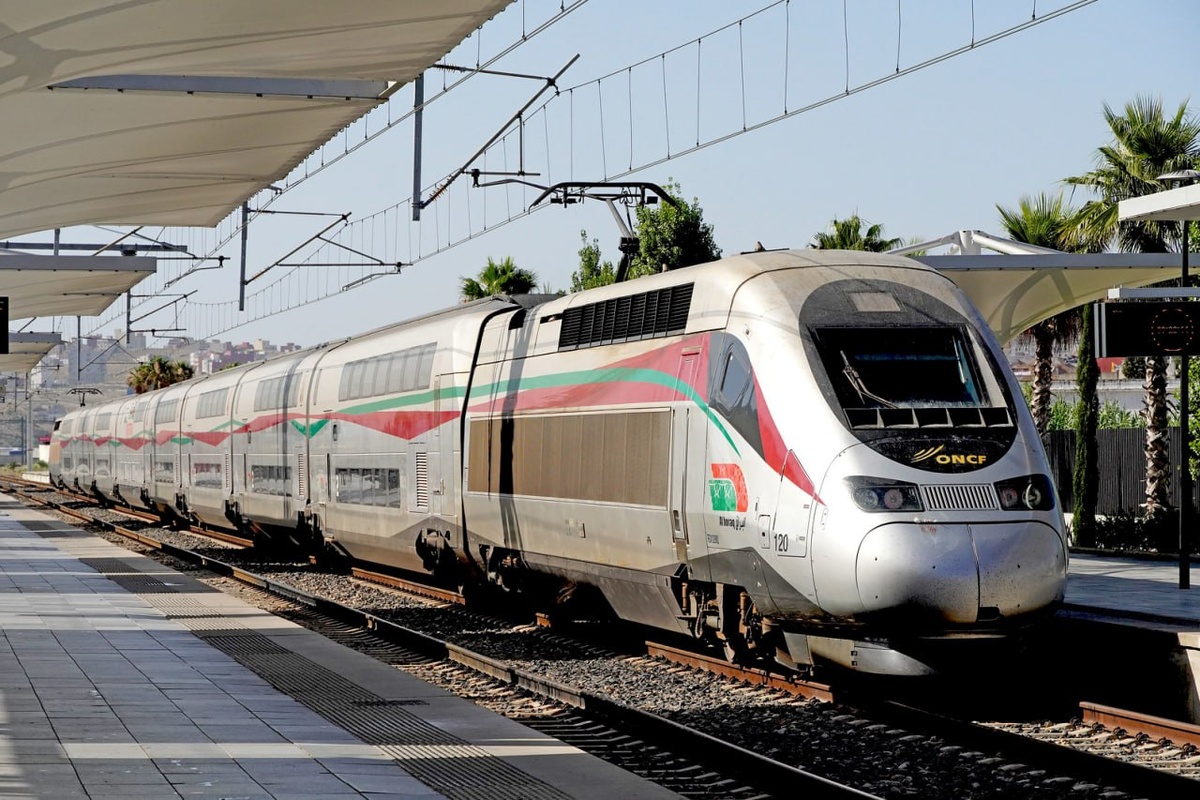 Высокоскоростной двухэтажный электропоезд Avelia Euroduplex производства Alstom. Источник: Perry Tak/flickr