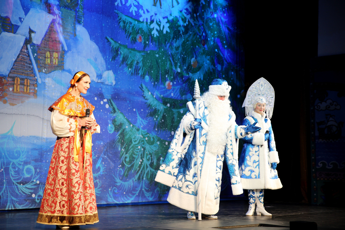 Новогоднее представление // Фото предоставлено Севастопольским академическим русским драматическим театром им. А.В. Луначарского 