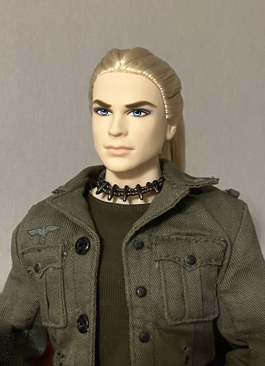 King of the Crystal Cave Ken: на шее уникальное украшение от Dollect Club