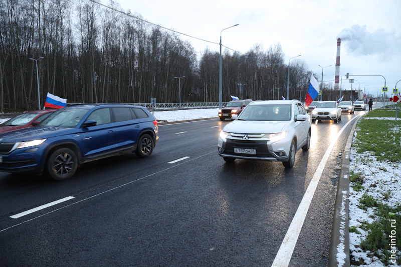    Автопробег устроили сегодня вечером в Зашекснинском районе