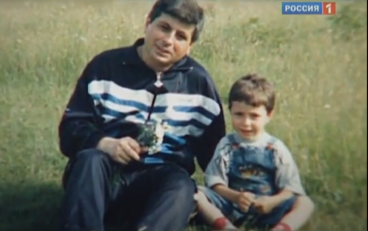 На фото: Владимир с сыном