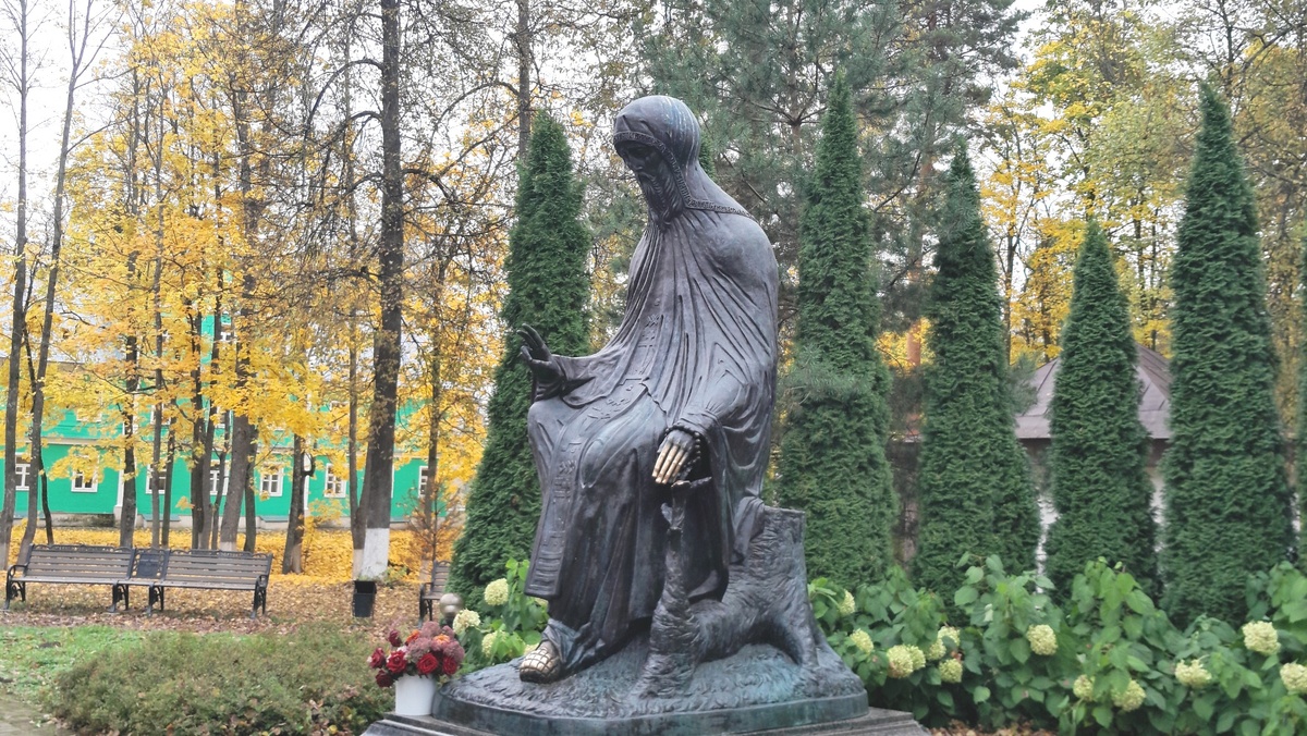 фото памятник Савве Сторожевскому