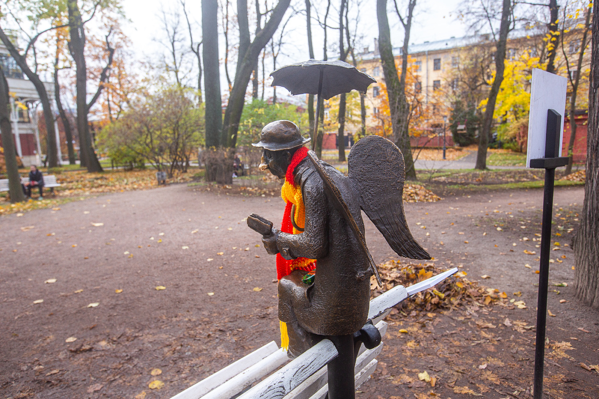 Петербургский ангел в Измайловском саду. Санкт-Петербург. Фото автора статьи  